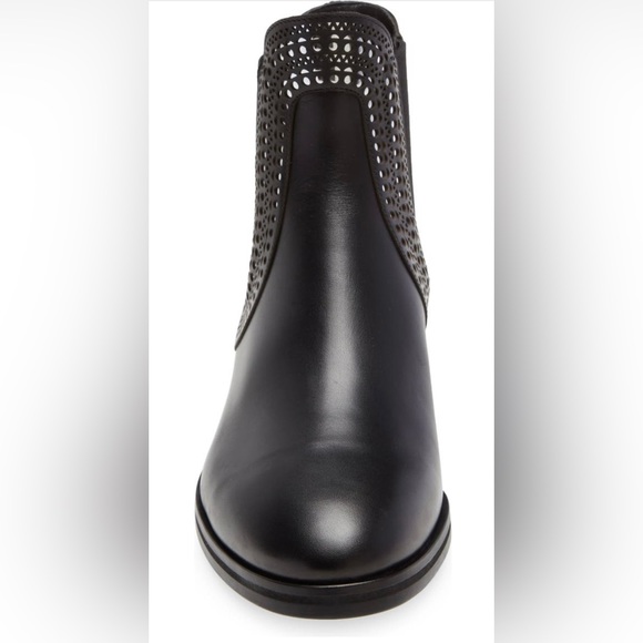 Alaia cutout trim chelsea boot - Picture 5 of 11